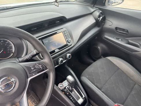 Used 2020 Nissan Kicks S image 20