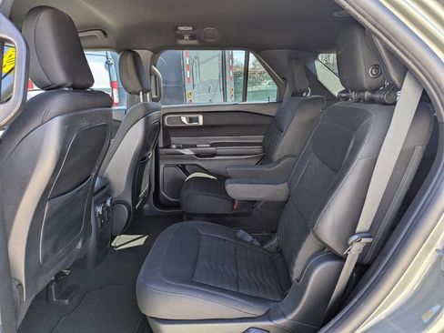 Used 2020 Ford Explorer XLT w/ Comfort Package image 15
