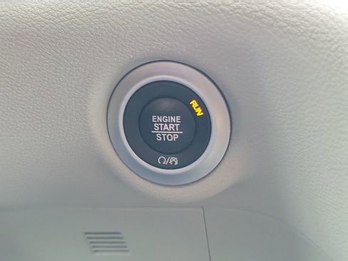 Certified 2023 Chrysler Voyager LX FWD image 10