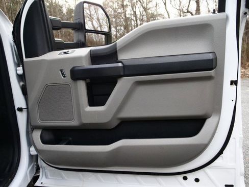 Used 2019 Ford F550 XL / DRW / Knapheide KUV / V8 image 41