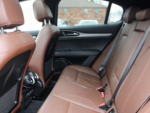 Used 2024 Alfa Romeo Stelvio Ti image 33