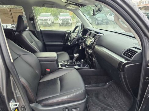 Certified 2018 Toyota 4Runner TRD Off-Road Premium image 11