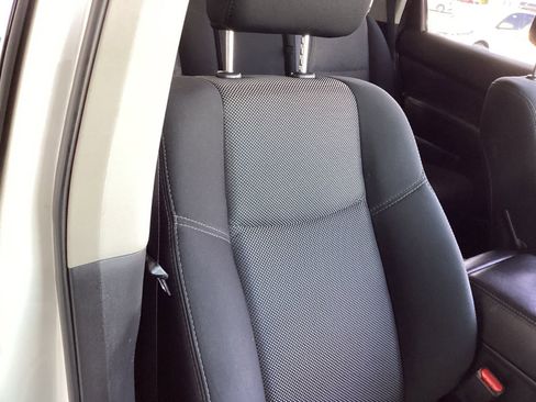 Used 2018 Nissan Pathfinder S image 17