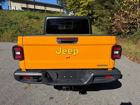 Used 2021 Jeep Gladiator Sport image 7