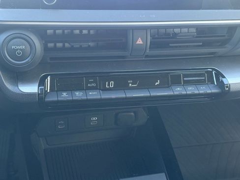 Used 2024 Toyota Prius LE image 19