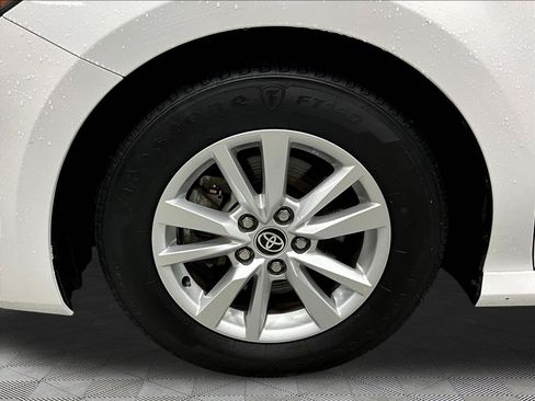 Used 2025 Toyota Camry LE FWD image 33