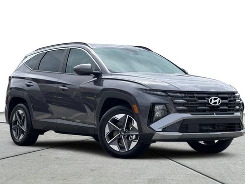 Certified 2025 Hyundai Tucson SEL AWD/4WD image 2