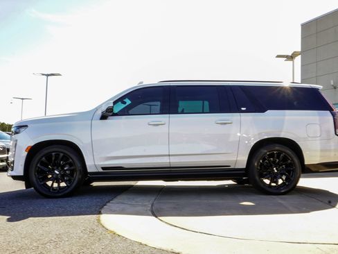 Used 2024 Cadillac Escalade ESV Sport Platinum w/ LPO, ONYX Package AWD/4WD image 9