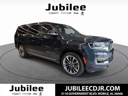 New 2025 Jeep Wagoneer L Series III w/ Premium Group I image 1