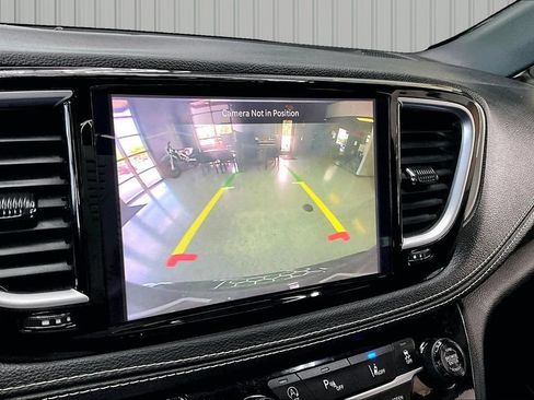 Used 2021 Chrysler Pacifica Limited w/ S Appearance Package AWD/4WD image 14