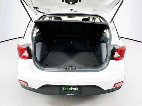 Used 2025 Hyundai Venue SEL FWD image 27