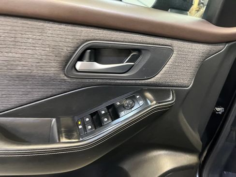 Used 2023 Nissan Rogue SV AWD/4WD image 13