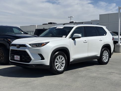 Certified 2026 Toyota Grand Highlander AWD Hybrid image 6