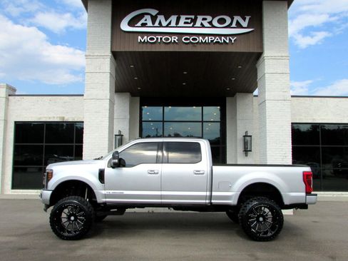 Used 2019 Ford F250 Lariat w/ Lariat Ultimate Package image 1