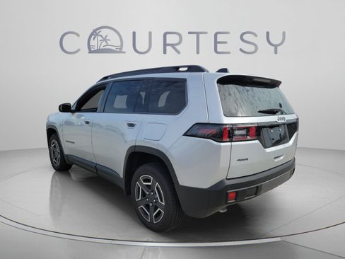 Certified 2026 Jeep Cherokee Laredo AWD/4WD image 2