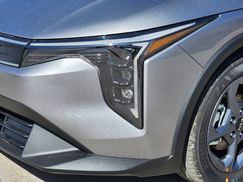 New 2026 Kia K4 LXS image 6