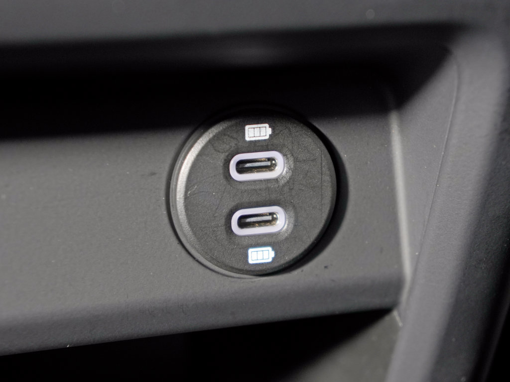 Certified 2023 Porsche Cayenne Coupe AWD/4WD image 39