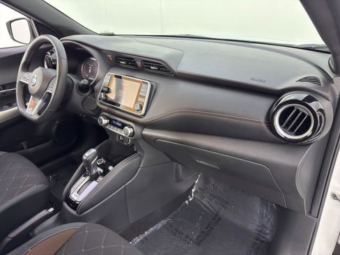 Used 2020 Nissan Kicks SR image 12