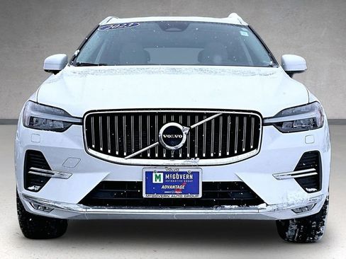 Certified 2023 Volvo XC60 B5 Plus image 2