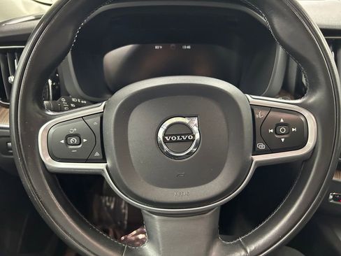 Used 2021 Volvo XC60 T5 Momentum w/ Climate Package AWD/4WD image 19