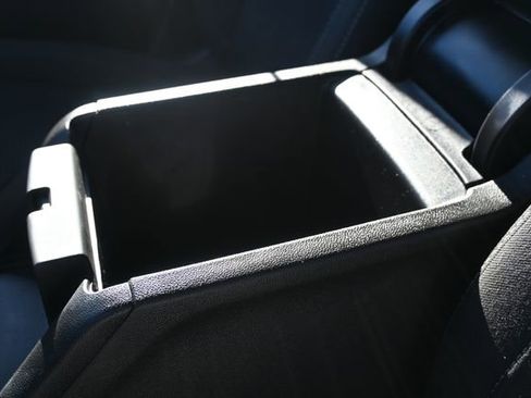 Used 2023 GMC Acadia SLE w/ Driver Convenience Package image 25