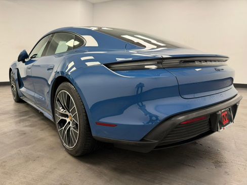 Used 2024 Porsche Taycan image 5