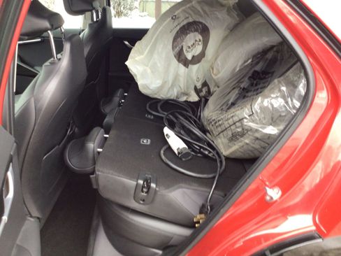 Used 2023 Kia Niro SX Touring image 12