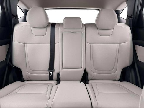 Certified 2026 Hyundai Tucson SE FWD image 17