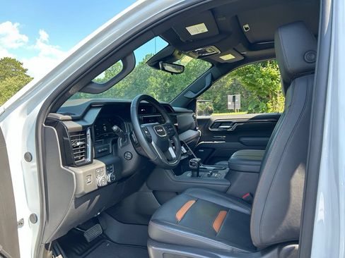 Used 2025 GMC Sierra 1500 AT4 w/ AT4 Premium Package AWD/4WD image 48