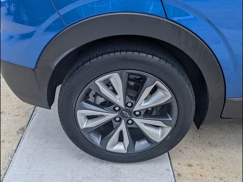 Used 2022 Chevrolet Bolt EUV LT w/ Convenience Package FWD image 17