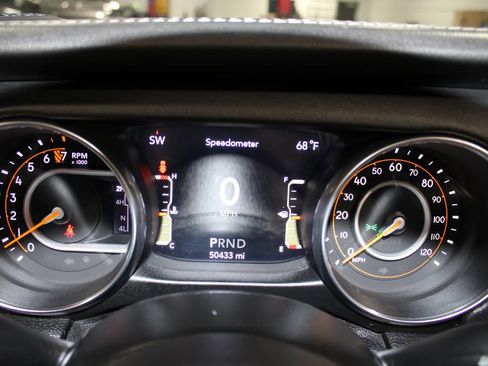 Used 2021 Jeep Wrangler Unlimited Sahara image 36