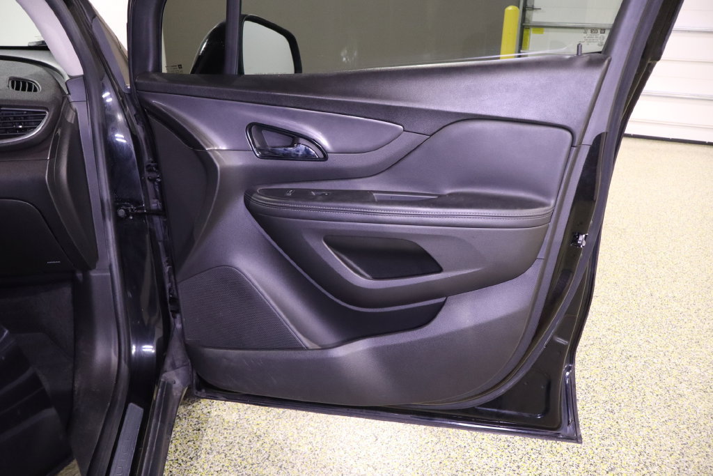 Used 2021 Buick Encore Preferred FWD image 35