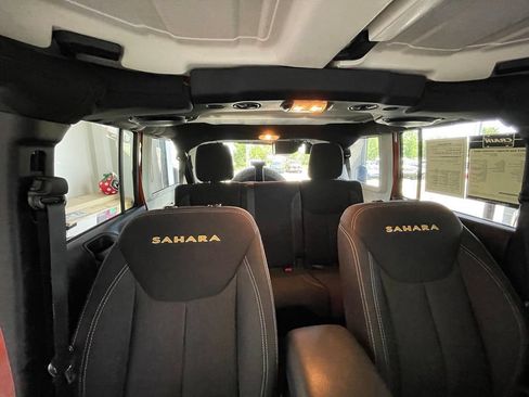Used 2014 Jeep Wrangler Unlimited Sahara w/ Max Tow Package AWD/4WD image 30