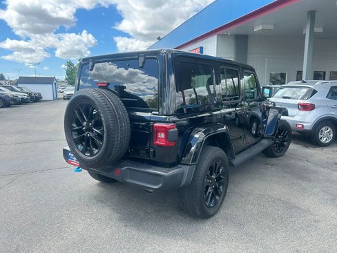 Used 2023 Jeep Wrangler Unlimited Sahara AWD/4WD image 8