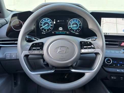 Used 2024 Hyundai Elantra SEL FWD image 18