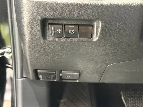 Used 2025 Toyota RAV4 XLE FWD image 30