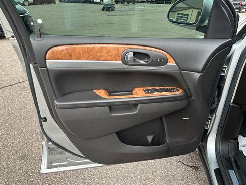 Used 2009 Buick Enclave CXL w/ Entertainment Package #3 AWD/4WD image 16