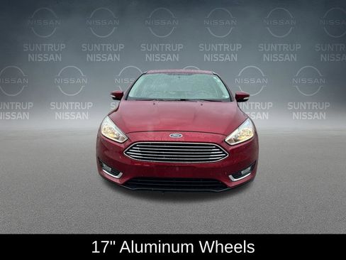Used 2017 Ford Focus Titanium FWD image 11