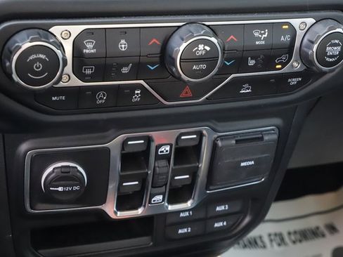 Used 2023 Jeep Gladiator Sport image 28