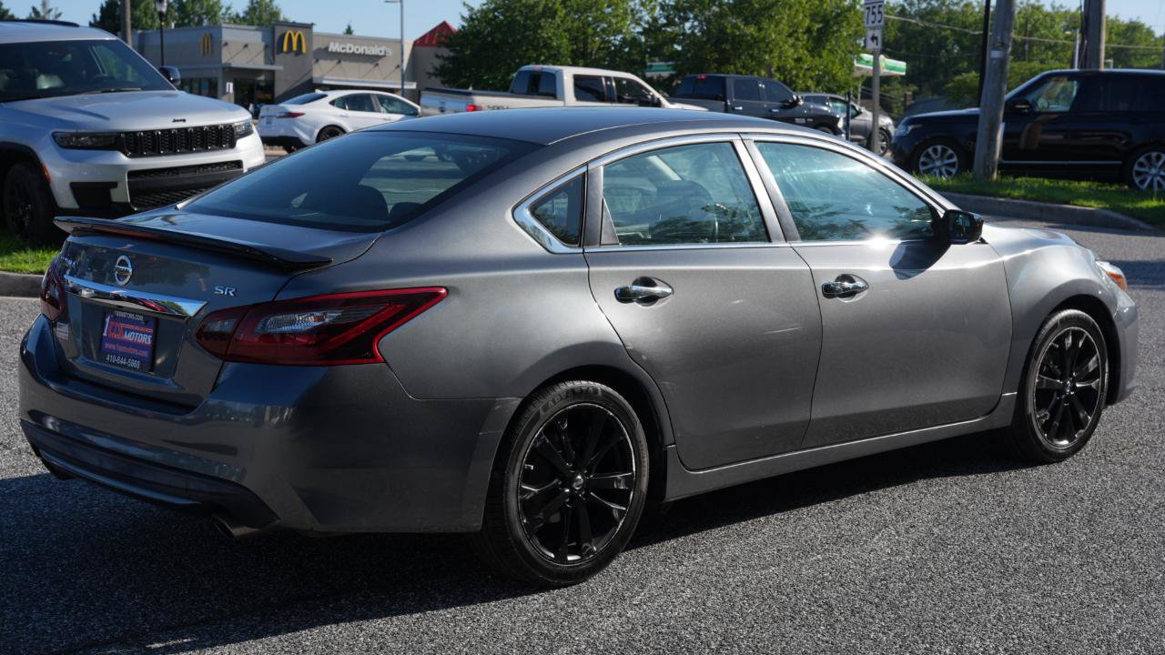 Used 2017 Nissan Altima 2.5 SR w/ Midnight Edition Package FWD image 5