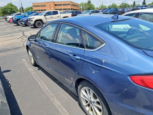 Used 2019 Ford Fusion SE FWD image 8