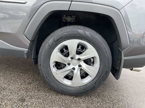 Certified 2021 Toyota RAV4 LE AWD/4WD image 10