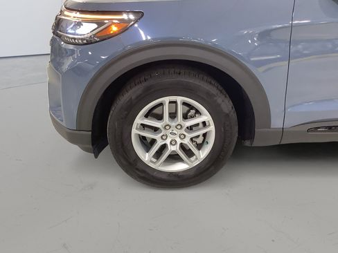 Certified 2026 Ford Explorer Active RWD image 9