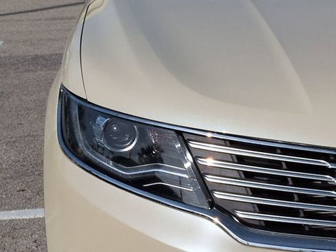 Used 2018 Lincoln MKX Select image 10