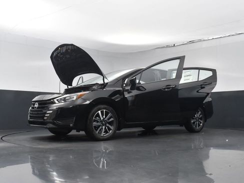 New 2025 Nissan Versa SV w/ Trunk Package image 29
