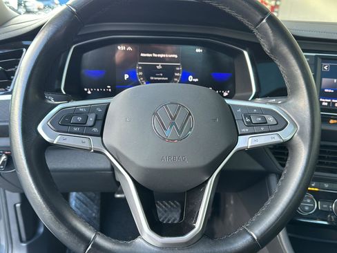 Used 2024 Volkswagen Jetta SE image 17