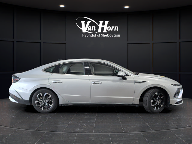 Certified 2025 Hyundai Sonata SEL AWD/4WD image 8