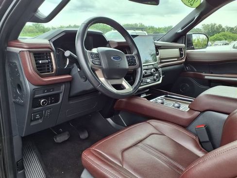Used 2023 Ford Expedition Limited AWD/4WD image 8