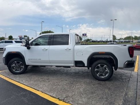 New 2026 GMC Sierra 2500 SLE w/ SLE Value Package; AWD/4WD image 3