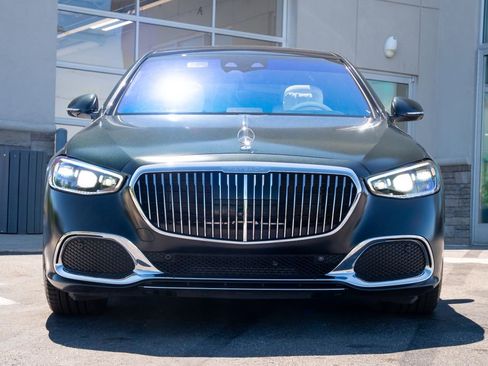 Used 2023 Mercedes-Benz Maybach S 680 4MATIC w/ Manufaktur Leather Package image 4